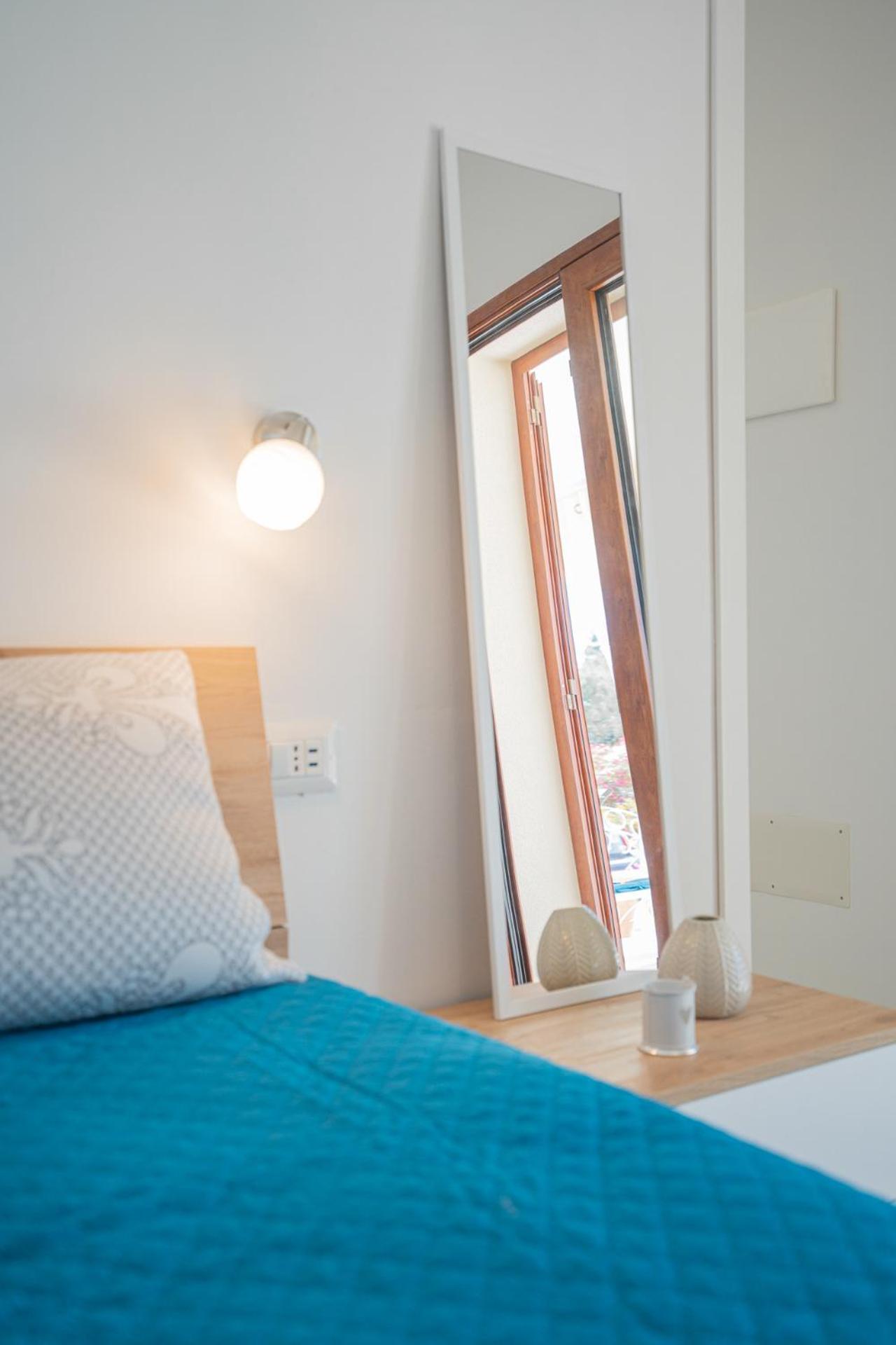 Ambra Holiday Rooms - Rooms & Beach San Teodoro  Exterior photo