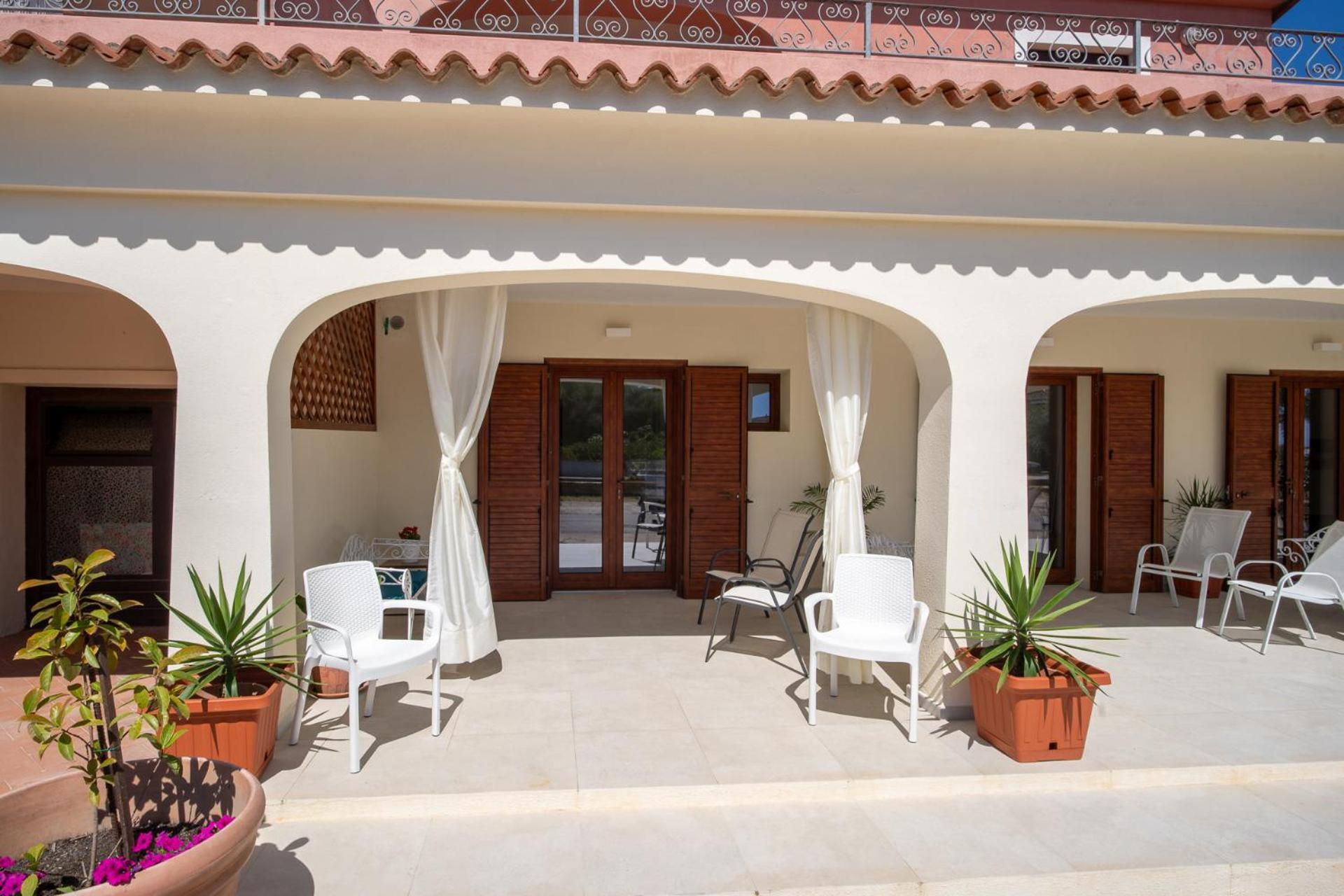 Ambra Holiday Rooms - Rooms & Beach San Teodoro  Exterior photo